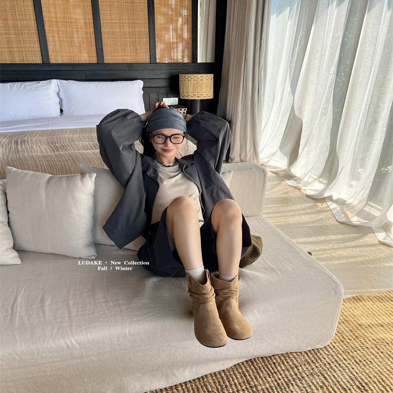 Women's Shoes 2025 Autumn and Winter European Station Retro Sleeve Stacking Boots Round Head Matte Short Boots