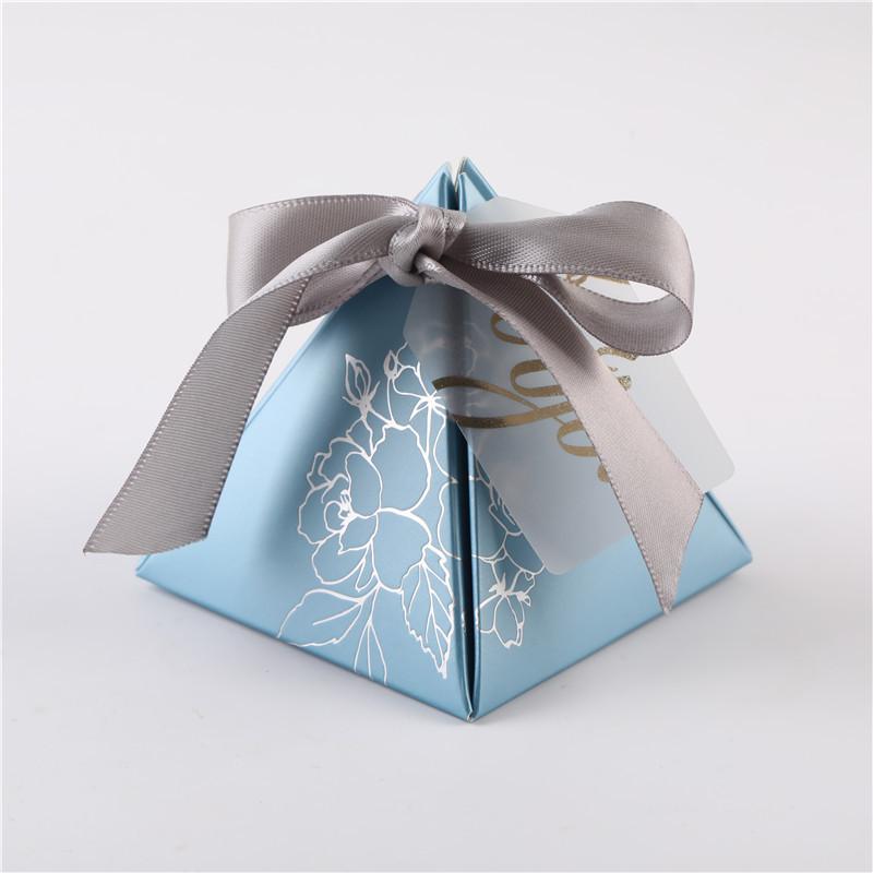 25PCS Red Bronzing Happy Candy Box Creative European Ins Small Fresh Souvenir Triangle Wedding Box