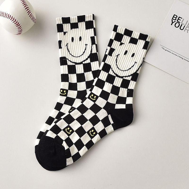 2023 Black & White Smiley Face Mid-Tube Socks - Unisex Autumn/Winter High Waist Sports Wear