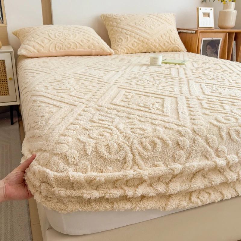3D Embossed Velvet Bed Cover Thick Warm Plush Fitted Bed Sheet Non-Slip Elastic Mattress Cover Velvet Taffeta Bed Cover Thicken Warm Fitted Sheet