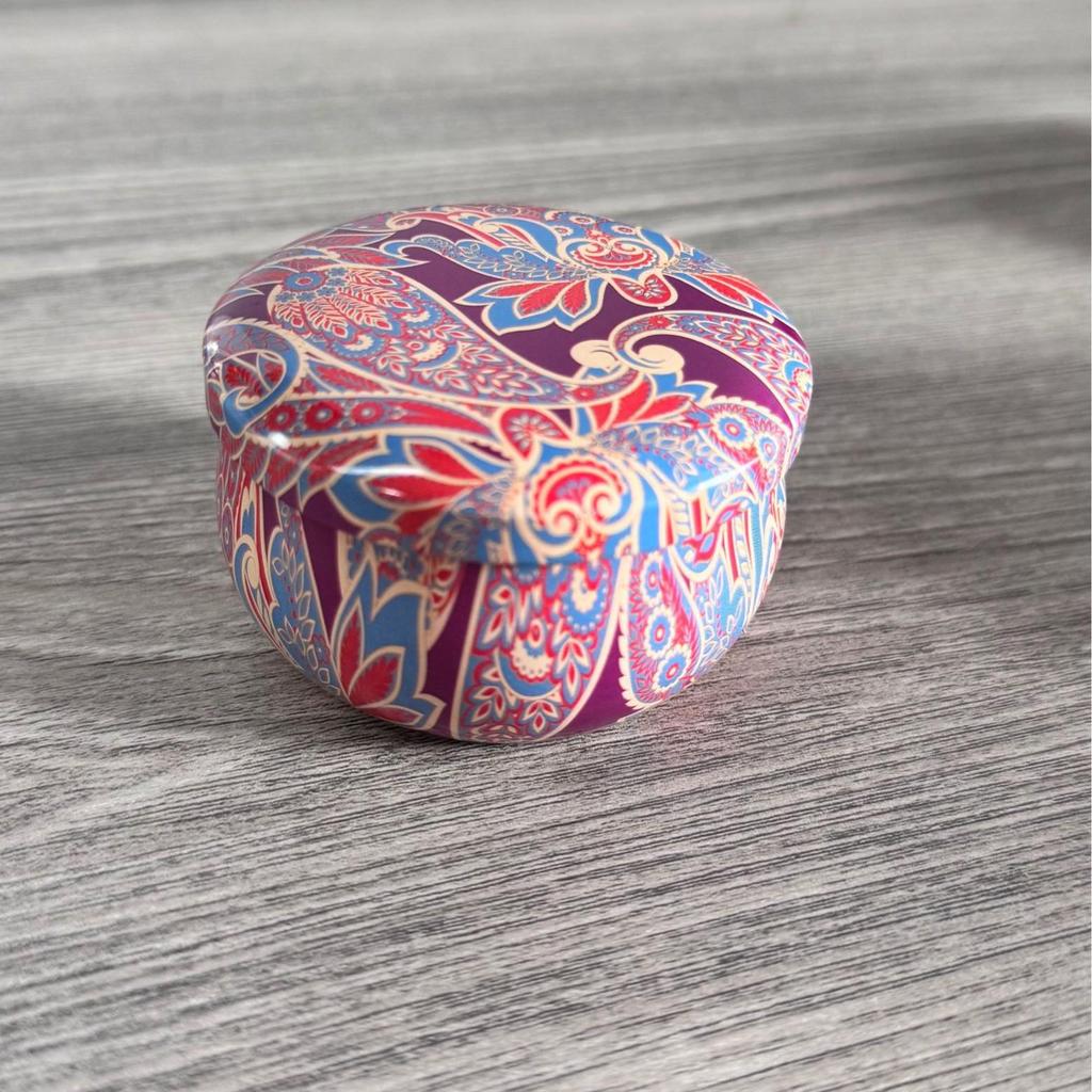 Cross-Border 2.2oz Scented Candle Tin - Candy Flower Tea Pear Design Gift Box