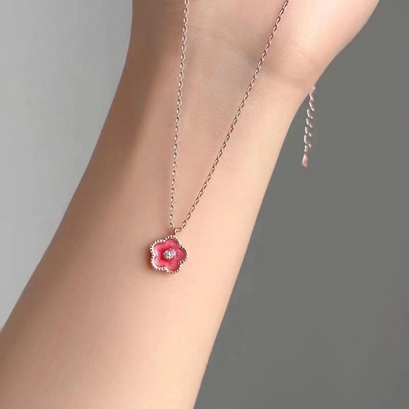 

Ожерелье «Счастливый персиковый цвет» Розовое для девочек Легкая роскошь Подвеска «Цветок сливы» Цветок Сладкий Lns Ветер Новый китайский Ключичная цепочка