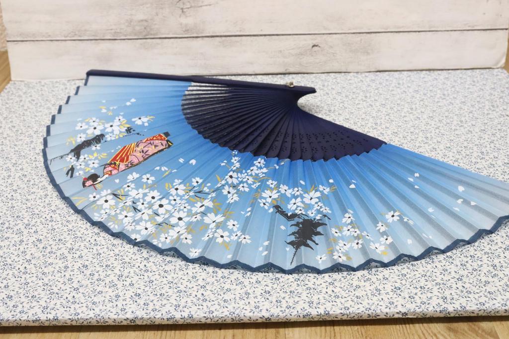 Castle Enterprises Premium Handmade Fans Blossom and Maiko Set of 20 A Bulk a Great Japanese Souvenir for Foreigners [Cherry (Blue)] - Purchase,