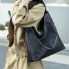 2025 Vegetable Tanned Cowhide Popular Large-capacity Tote Bag All-matching One-shoulder Class Armpit Commuter