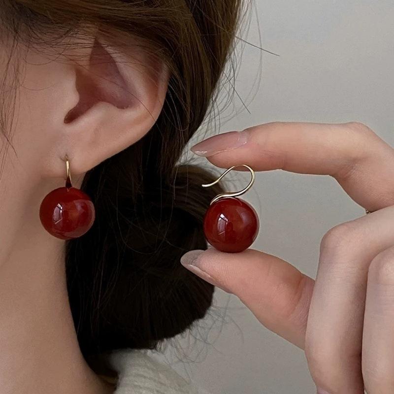 Bohemia Wine Red Drip Oil Heart Drop Earrings for Women Ladies Vintage Classic Metal C-Shaped Stud Earrings Banquet Jewelry Gift