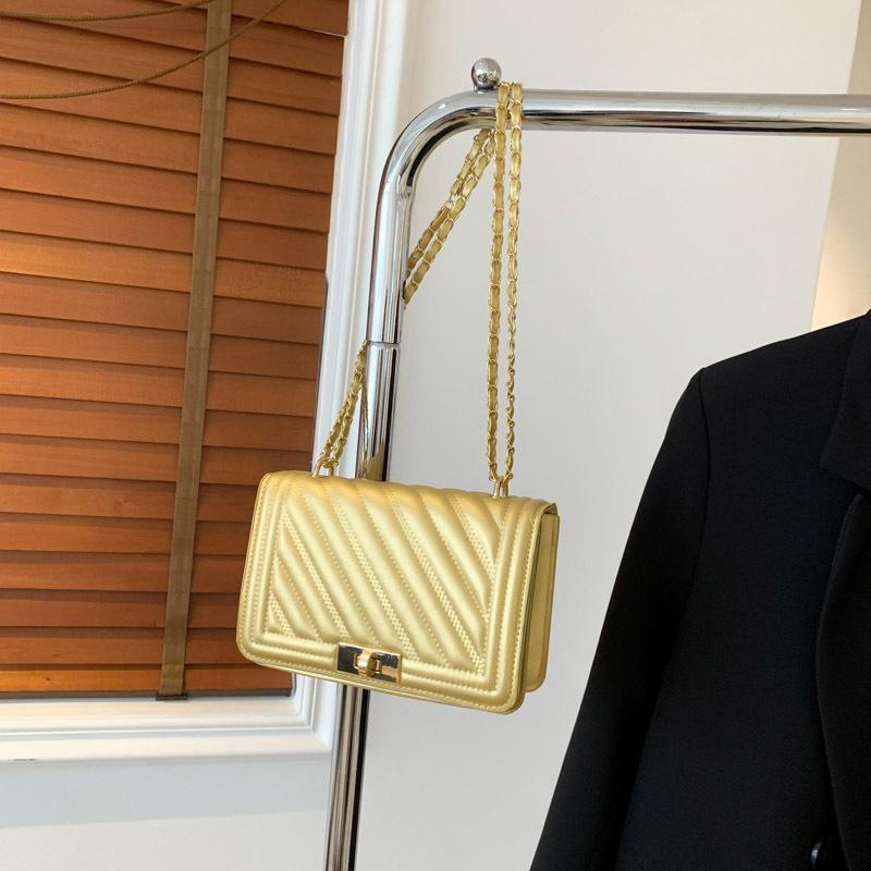 Mode und schlichtes Temperament Schlosskette kleine Tasche Damen Frühfrühlings-Umhängetasche kleine quadratische Tasche Damentasche