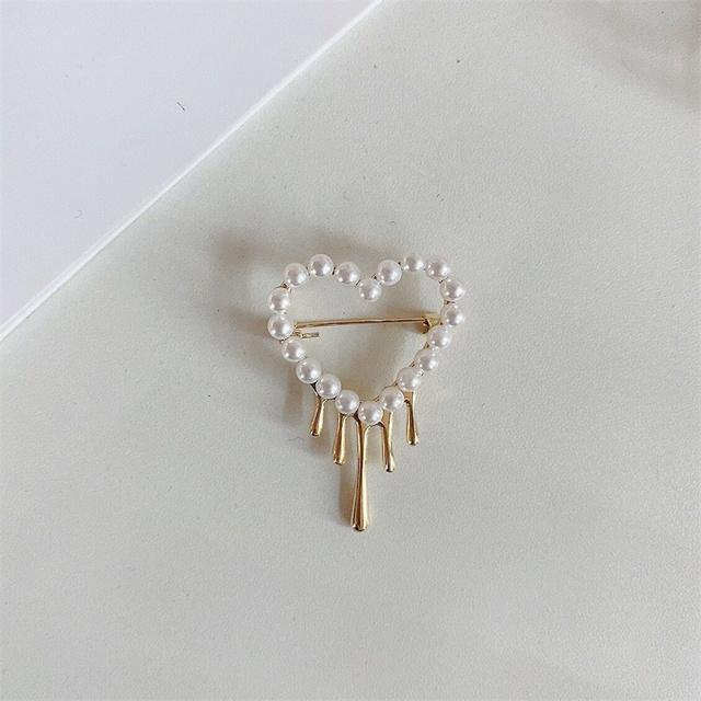 

Жемчужная брошь Love, простая брошь высокого класса, защитная пряжка, костюм из сотни подходящих аксессуаров