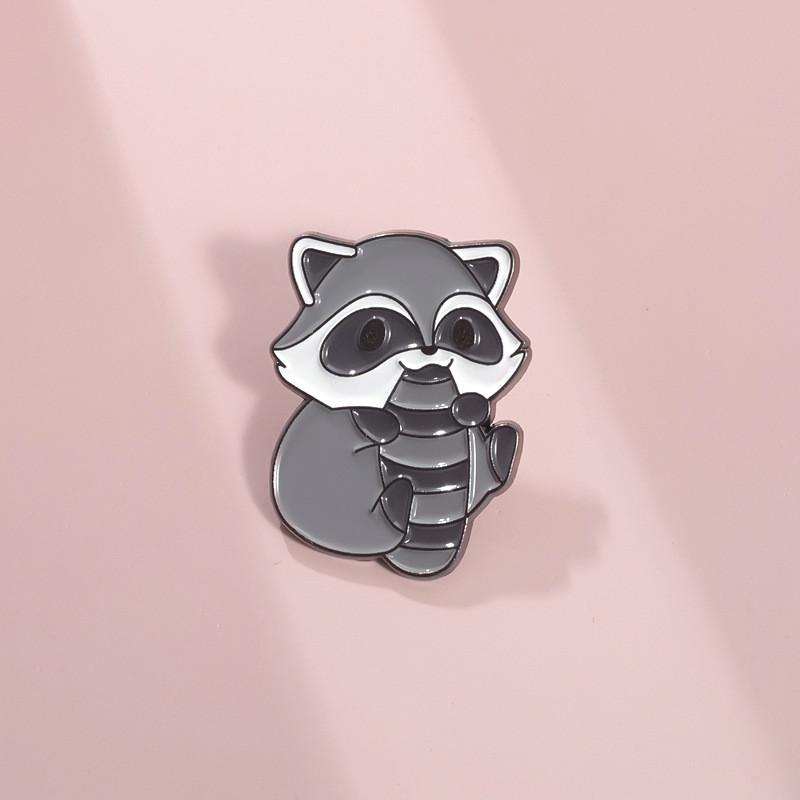 Cute Adorable Cartoon Raccoon Shaped Brooch Funny Unique Animal Alloy Badge Accessory