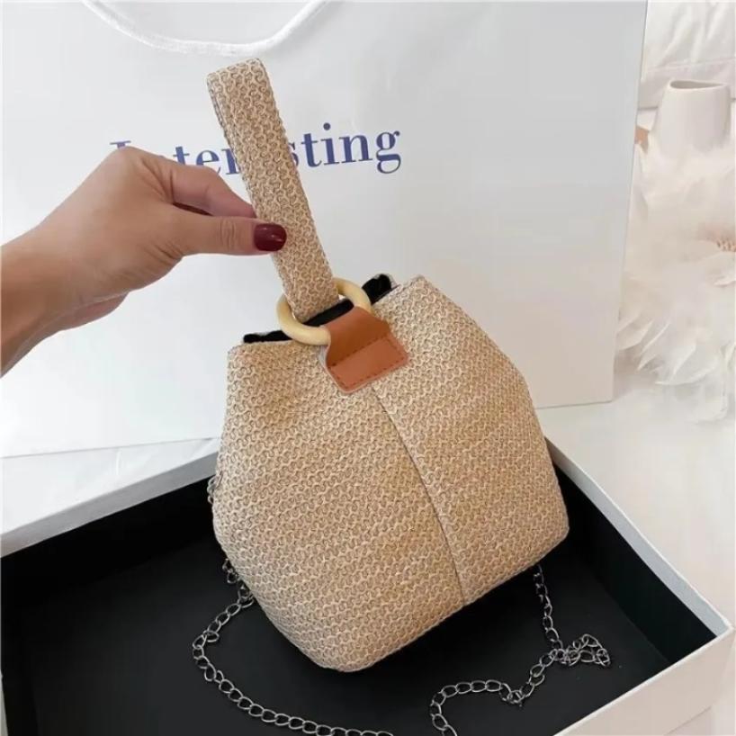 1 Pcs New Versatile Crossbody Bucket Bag Small Fresh Handbag Student Woven Bag Forest Style Beach Women Straw Bag Women