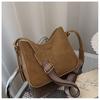 2024 New Retro Bag Female Korean Version Shoulder Bag Fashion Street Trend Leisure Commute Bucket Bag