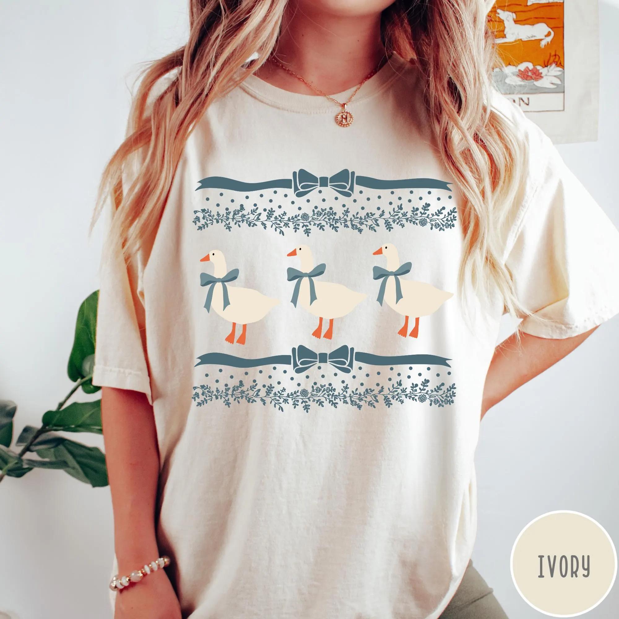 

2026 Summer Womens Retro Goose with Hearts Graphic TShirt Unisex Cotton and Breathable Short Sleeve Oversized Loose Casual 4XL