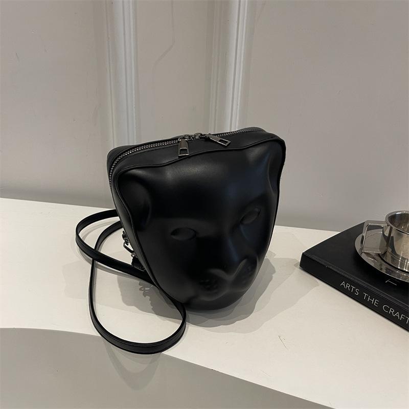 Niche Design Dark Wind Mask Bag Women's New Personalized Special-shaped Chain Messenger Bag Spice Girl Mouth Red Envelope