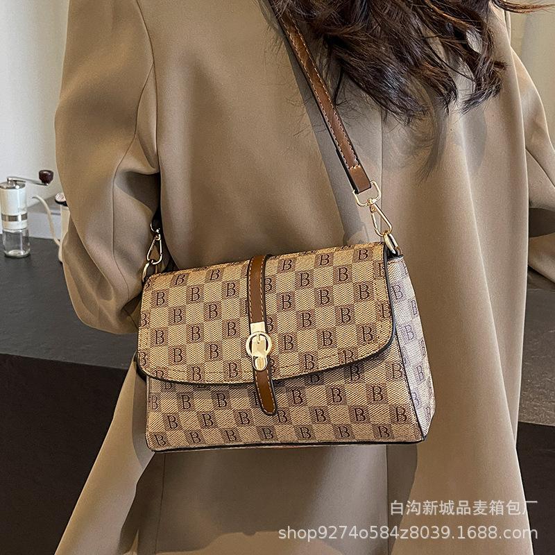 Premium texture fashionable versatile small bag women's 2025 new temperament shoulder bag popular messenger small square bag