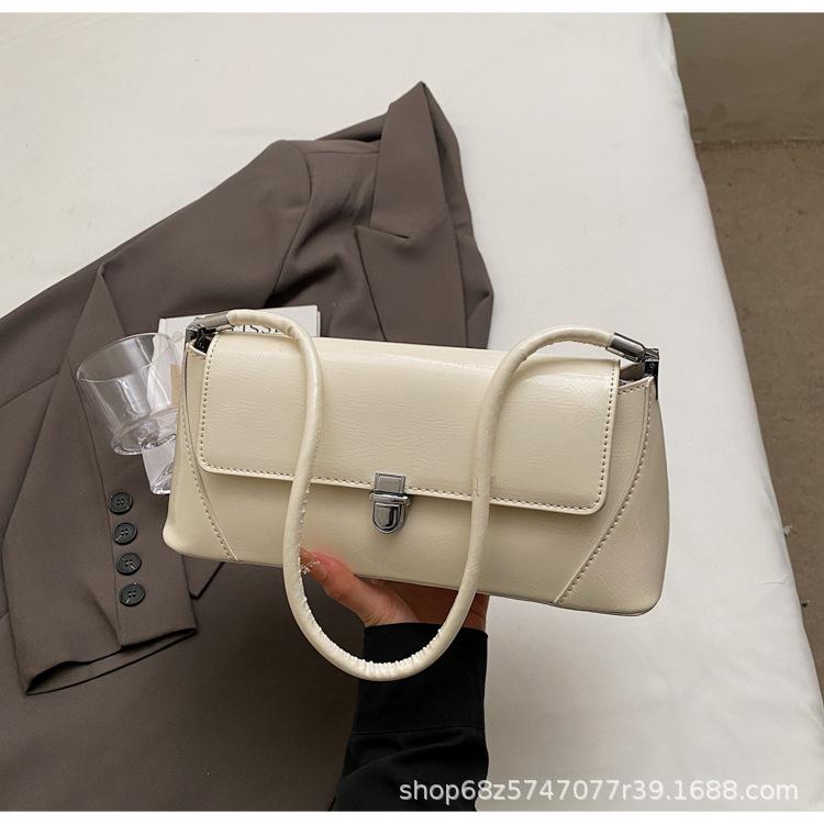 2025 New Retro Baguette Underarm Bag, High-end Glossy Hand Bag, Niche Versatile Medieval Shoulder Bag