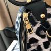 1 Stück Koreanische Damen Ein Schulter Handtasche Verschiedene Stile Niedliche Geldbörse Handtasche Welle Tragbare Dreieck Tasche Koreanische Mode Mädchentasche