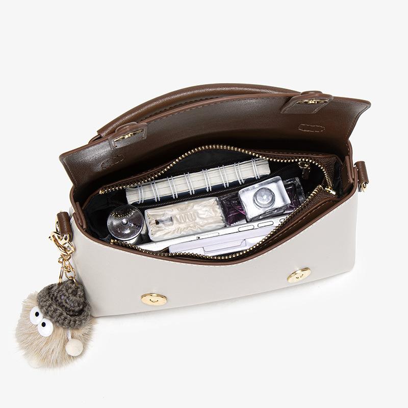 2025 New Versatile Fashion Casual Commuter Bag Design Sense Messenger Bag Trend Women's Fashion Portable Shoulder Bag