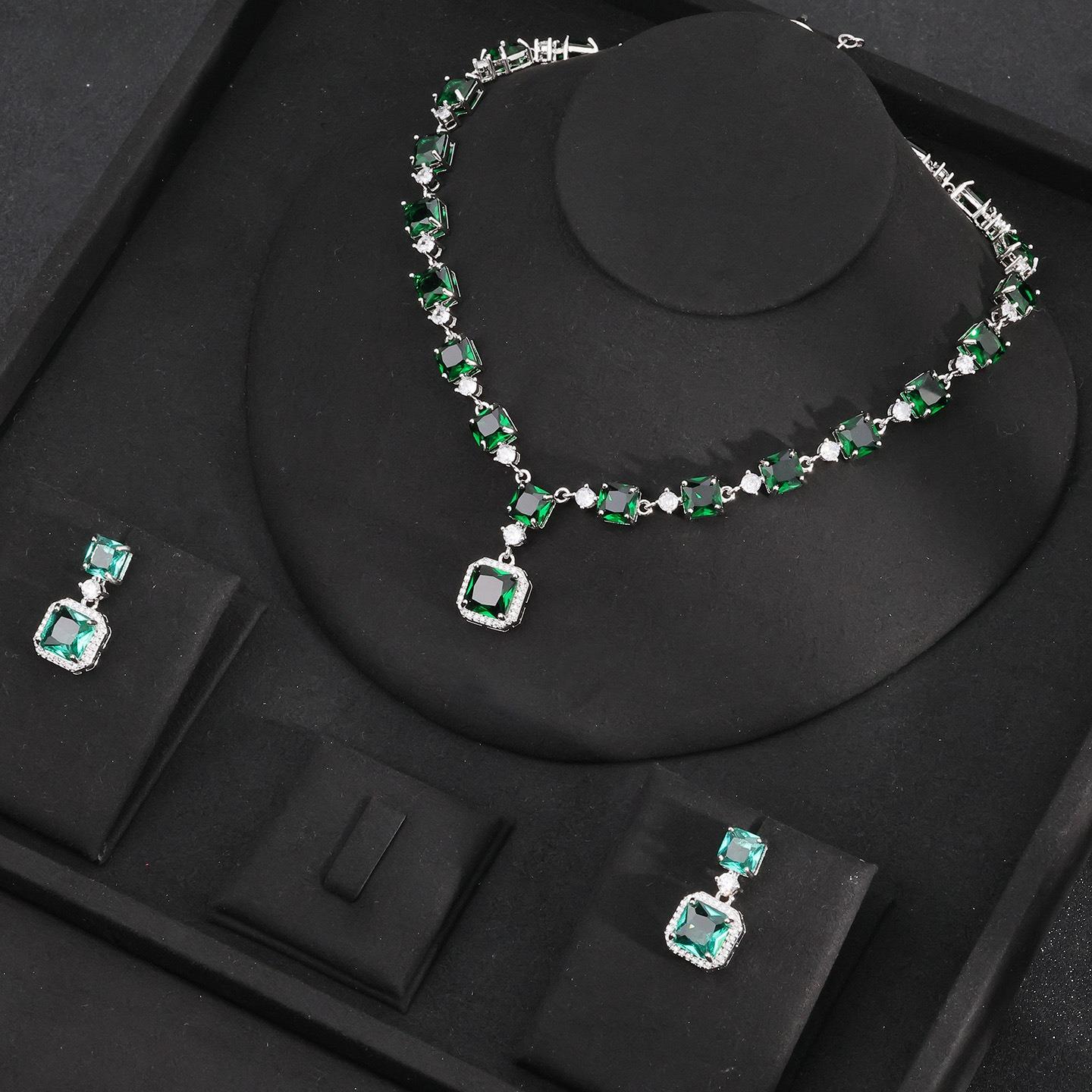 2026 Dinner Yarn Club Exquisite Earrings Accessories Wedding Dress Zircon Necklace Super Flash Bridal Earrings Accessories Set 45CM