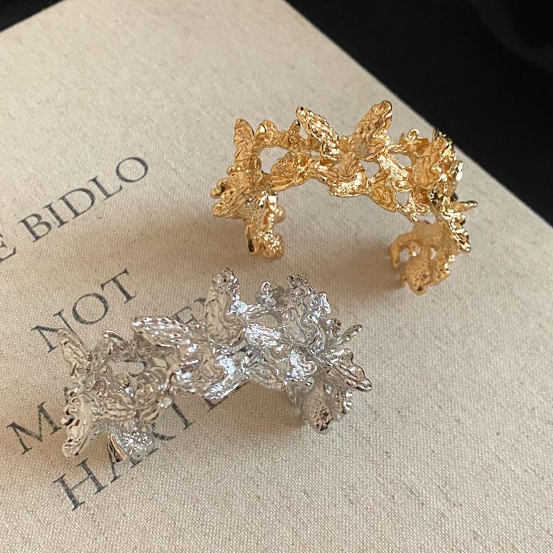 Elegant Pleated Metal Butterfly Flower Bangle: High-End Luxury Statement Bracelet for Women