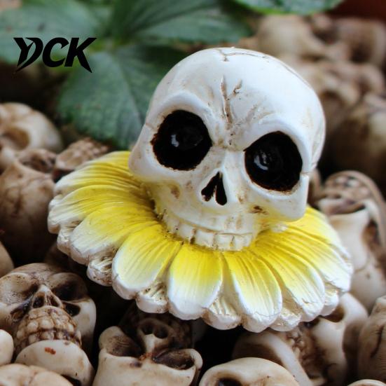 Halloween Skull Garden Stakes 3Pcs/Set Stakes, Chrysanthemum Yard Resin Decorative Plant Flower Ornaments for Lawn Patio Bed Decoration