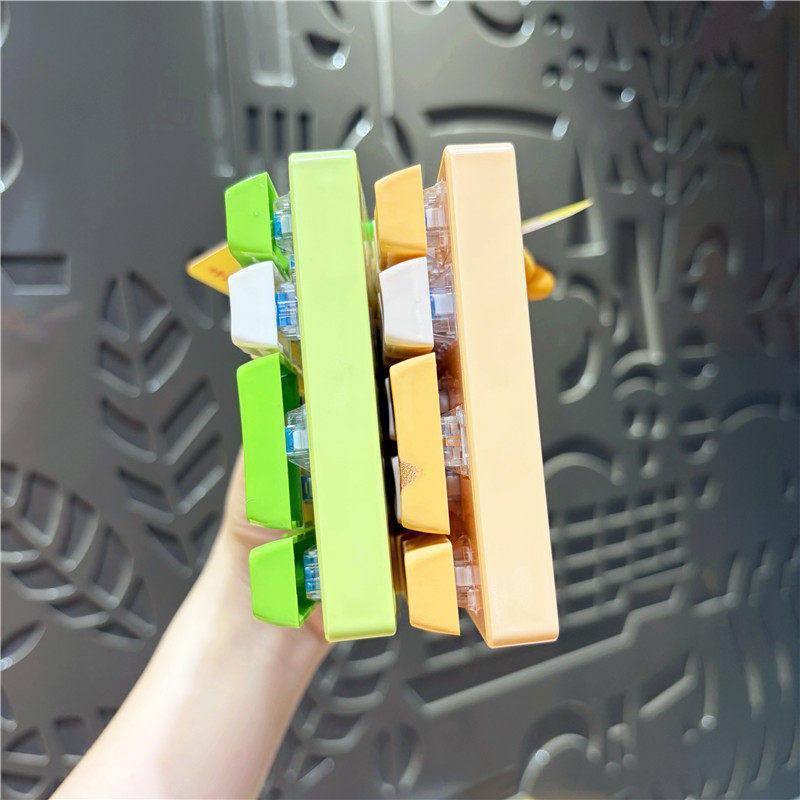 26-Key Stress-Relieving Keyboard Toy Keychain Cute And Creative Student And Children'S Birthday Gift Small Pendant Accessory
