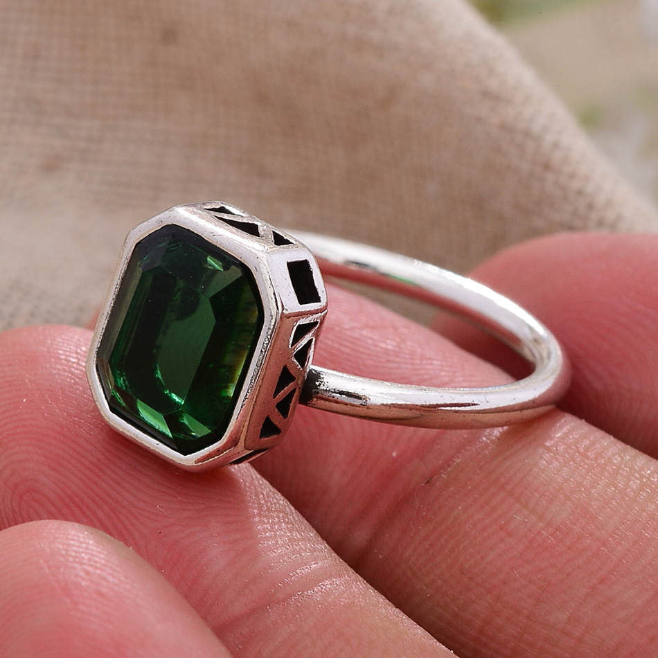 Elegant Natural Green Crystal Thai Silver Ladies Engagement Rings For Women Bridal Wedding Ceremony Propose