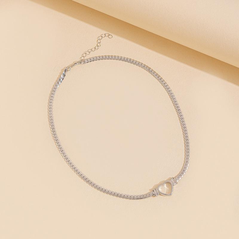 Love snake bone chain metal collarbone chain female hollow heart pendant niche light luxury high-end necklace