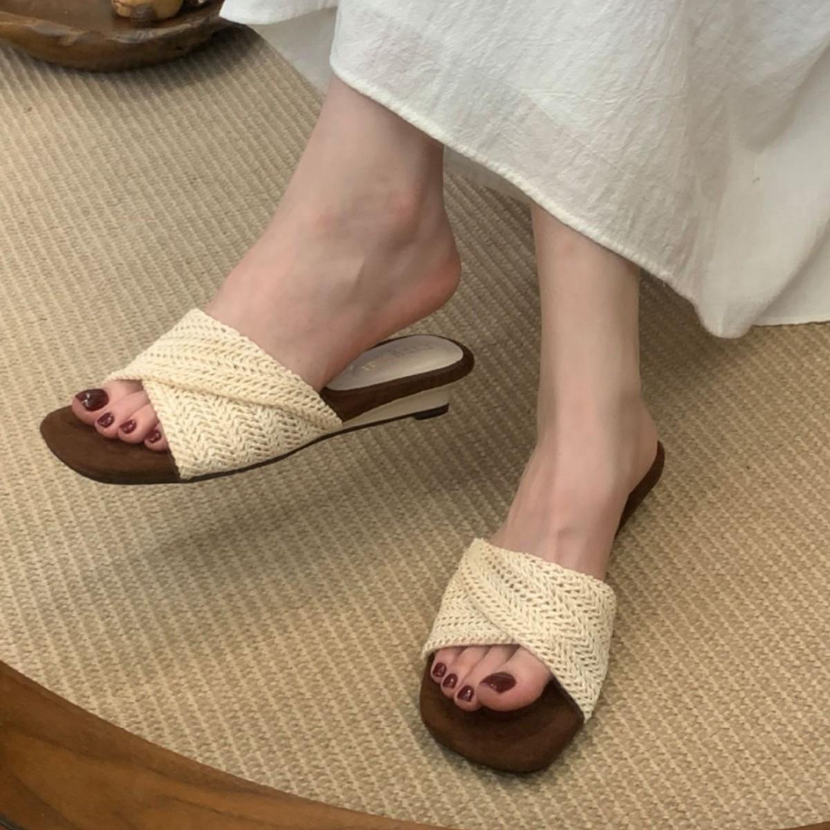 

Wedge Heel Retro Fashionable Woven One-Word Slippers Women S Summer Vacation Style Niche Sandals 35