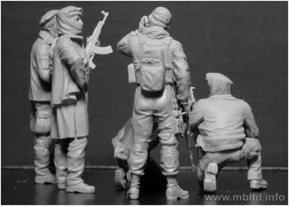 Master Box 1/35 Scale Middle Eastern Private Armed Forces POW Guard, 5 Figures, Plastic Model, MB35163