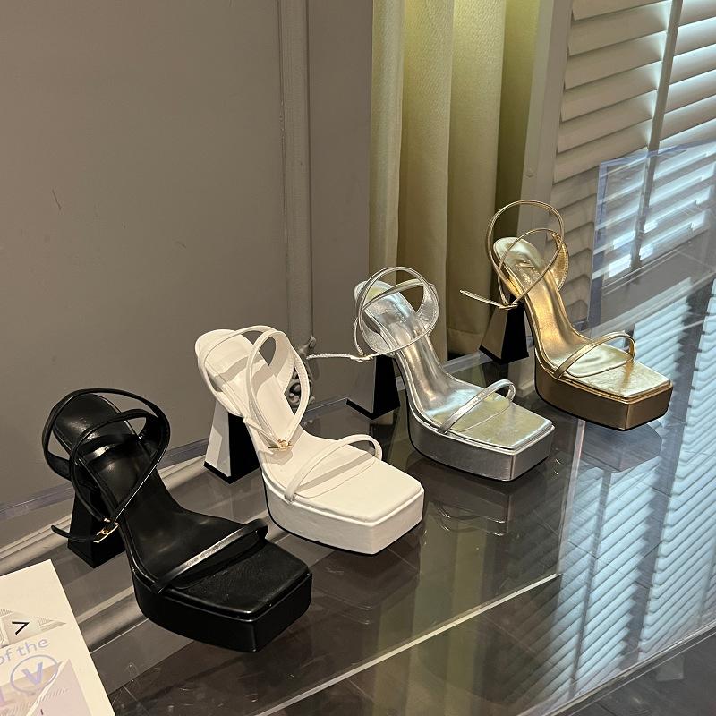 European station Park Caiying rose thick-soled waterproof table high heels women's word with thick heel high heel sandals