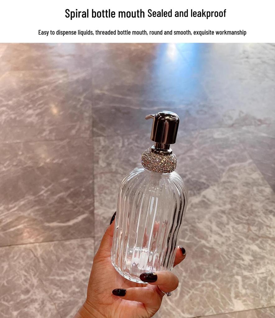 Luxuriöse Glasflasche mit Strasssteinen für Handdesinfektionsmittel oder Lotion - Großes Fassungsvermögen, Pumpmechanismus.