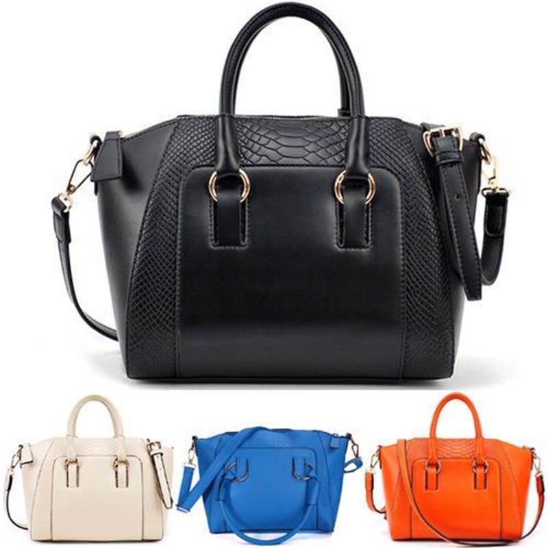 Streetwear Large Bag For Women With Zipper Closure And Inner Pouch For Everyday