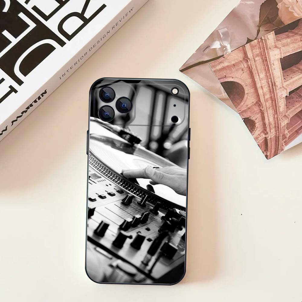 

DJ-контроллер винил(1) Чехол для телефона для iPhone 17,16,15,14,13,12,11,Pro,Max,Plus,E,SE4,Air,Mini Черный Точное совпадение отверстий iPhone16