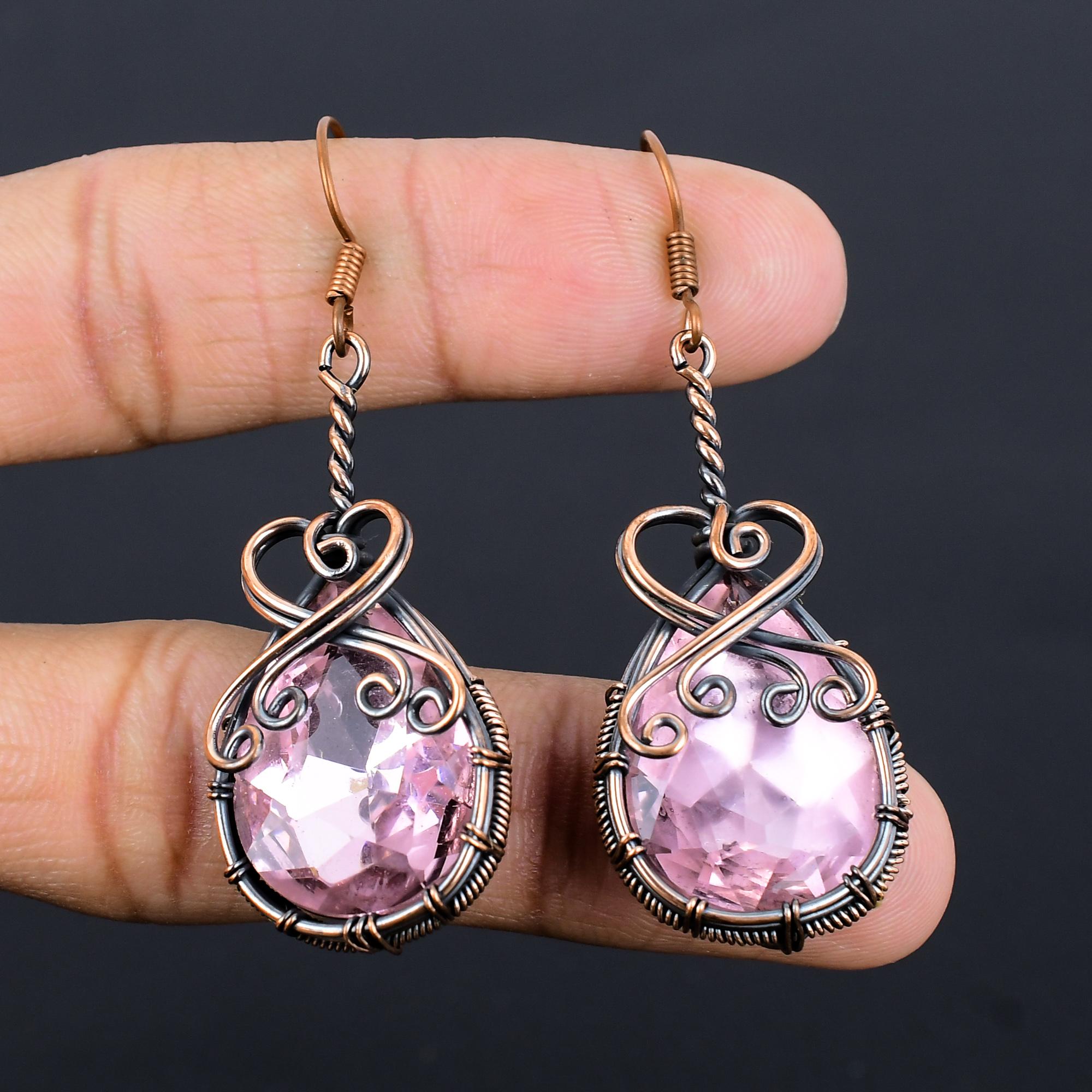 

Серьги с розовым кунцитом, ювелирные изделия с драгоценными камнями, серьги, обернутые медной проволокой 999 пробы, ювелирные изделия ручной работы, серьги с камнем-талисманом, подарок для него 2.55 Inches