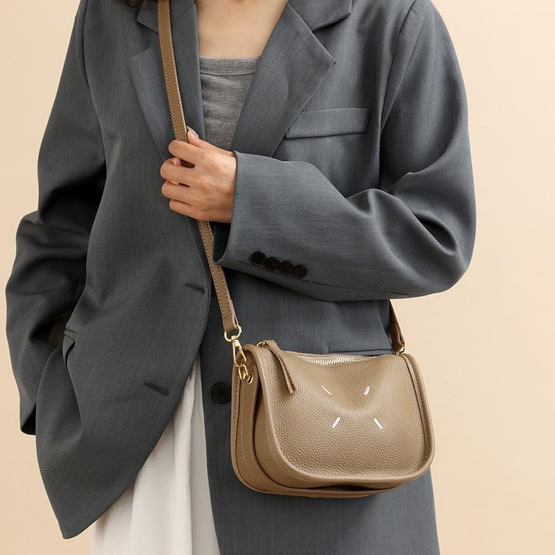 Crossbody small bag women's bag new fashionable versatile simple solid color shoulder bag to work commuter small bag women