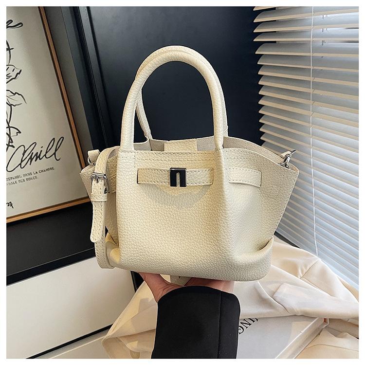 High-value hand-carried fashionable bucket bag 2025 spring new casual simple shoulder bag messenger bag