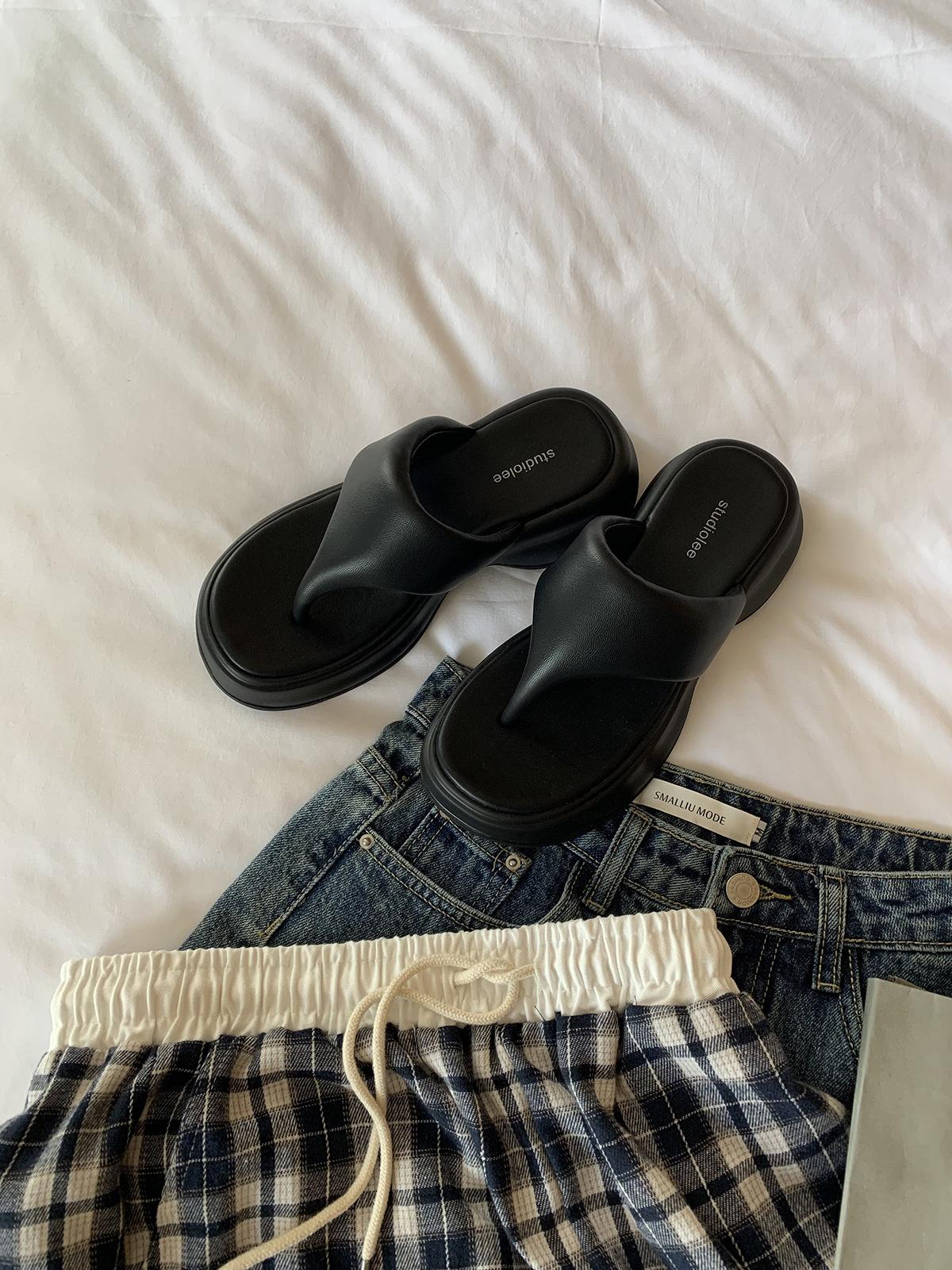 

Grape mother studiolee small fashionable thick bottom to increase the height of stepping on shit feeling pinched feet outside wearing herringbone cool 40 чорний