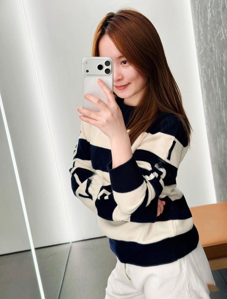 Women's Celebrity Style Color Block Striped Letter Knit Sweater - Round Neck, Long Sleeve, Versatile Pullover for Autumn/Winter