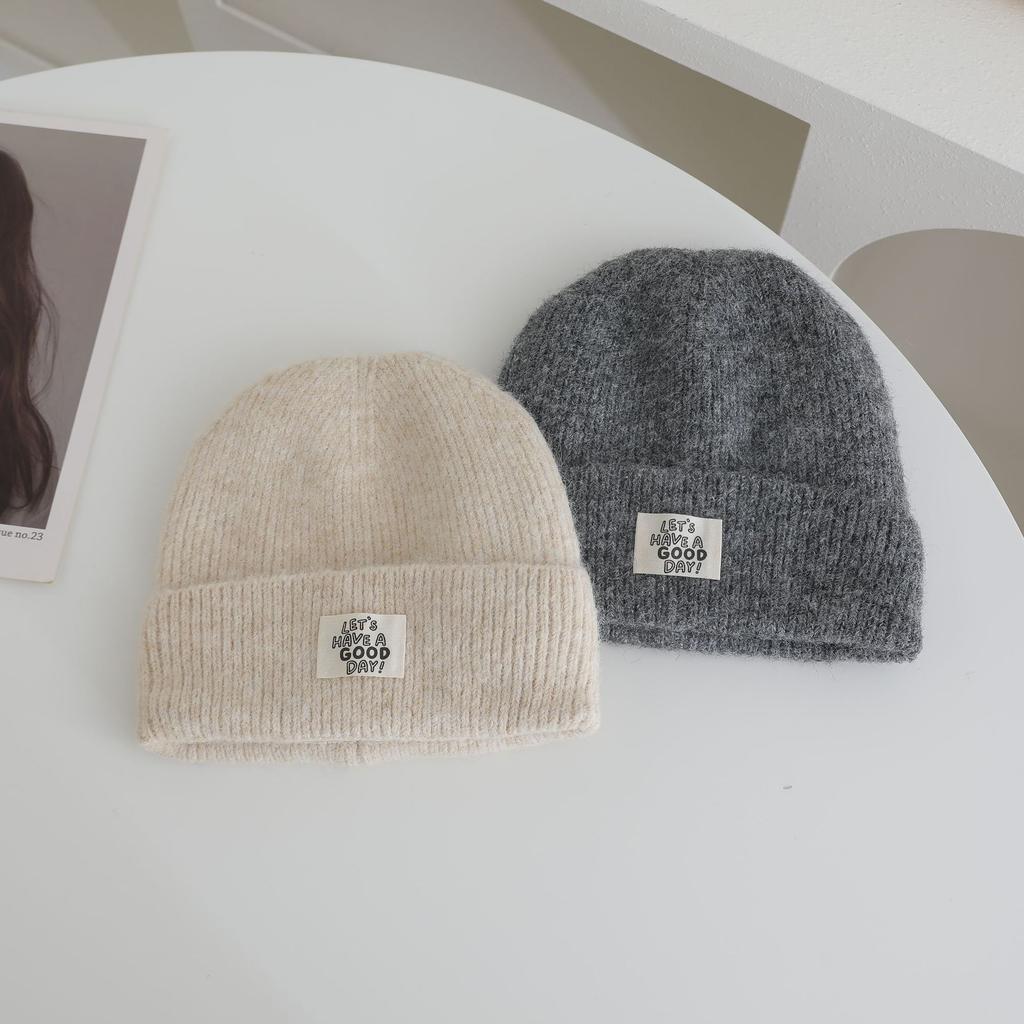 Simple Letter Pattern Labeling Knitted Hat for Women In Autumn and Winter New Thickened Warm and Cold Hat Showing Face Small Ear Protection Hat