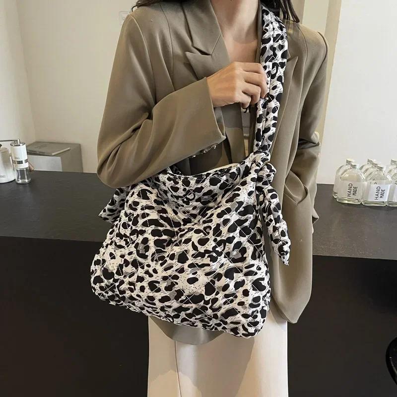 Women's cotton shoulder bag with leopard print  high capacity  embroidery  leisure line  unique shoulder bag