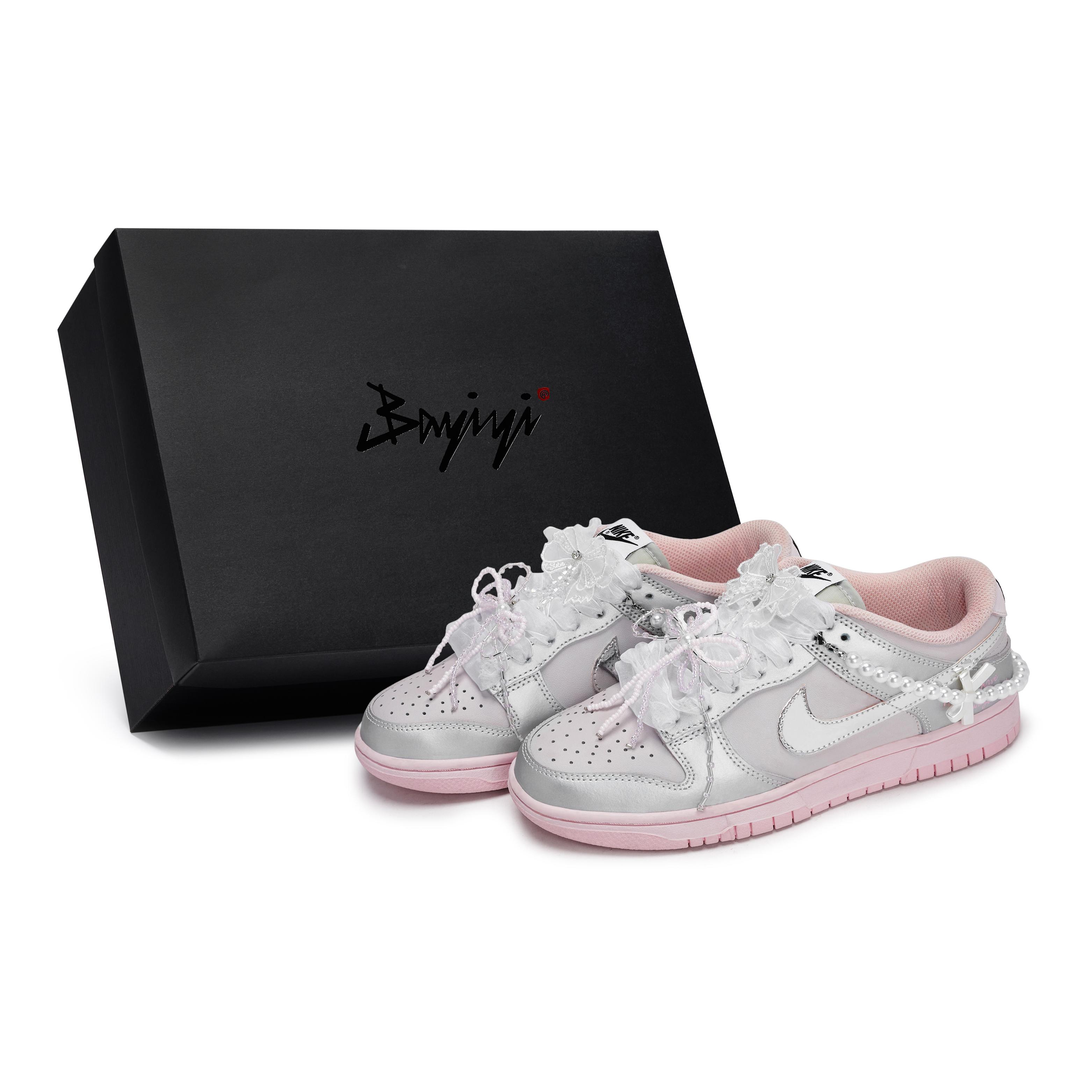 

Nike Dunk Skateboard Shoes Women s Low Top Gray/Pink/Silver HM3698-006(Team80-S-BOX) 42