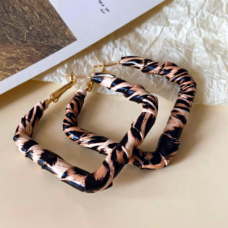 Silver Needle Leopard Print Geometric Hoop Earrings - Trendy High-End Spicy Girl Style for Women