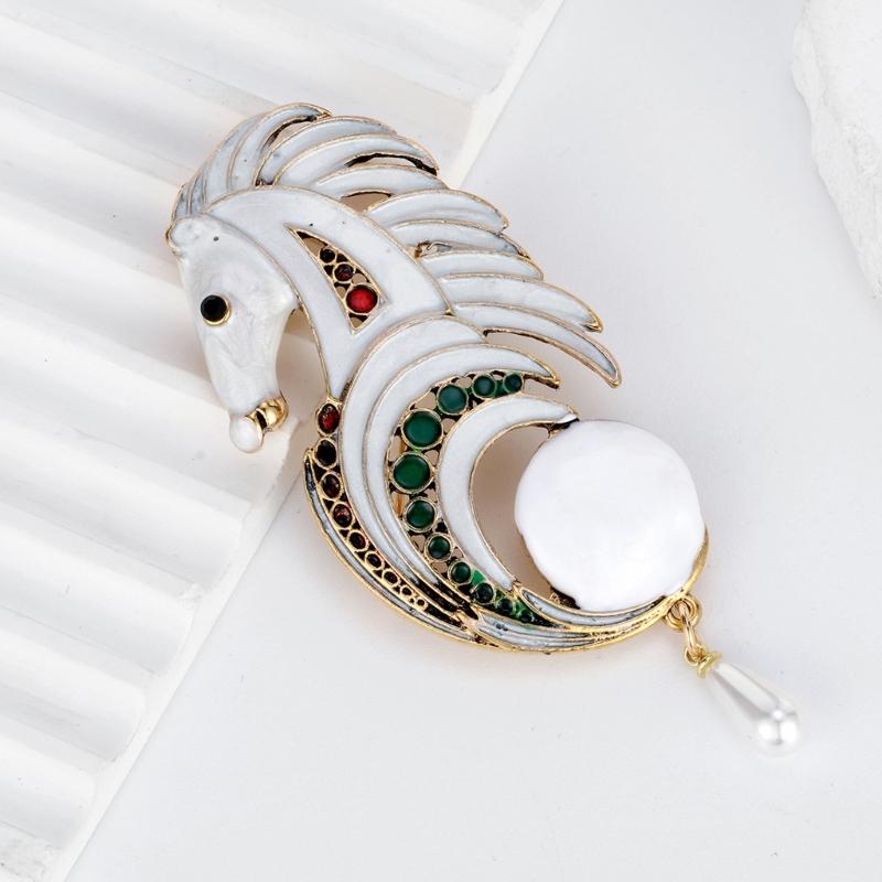 Horse Pearls Brooch Rhinestones Embellished Alloy Accessory Stylish Fashion Jewelry Gift