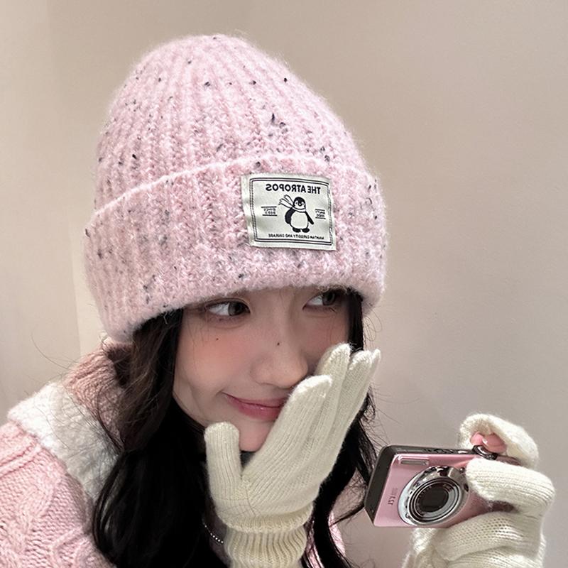 

New cute knitted wool hat women s thickened warm autumn and winter new face small headhat Adult average size (56-58cm) чорний