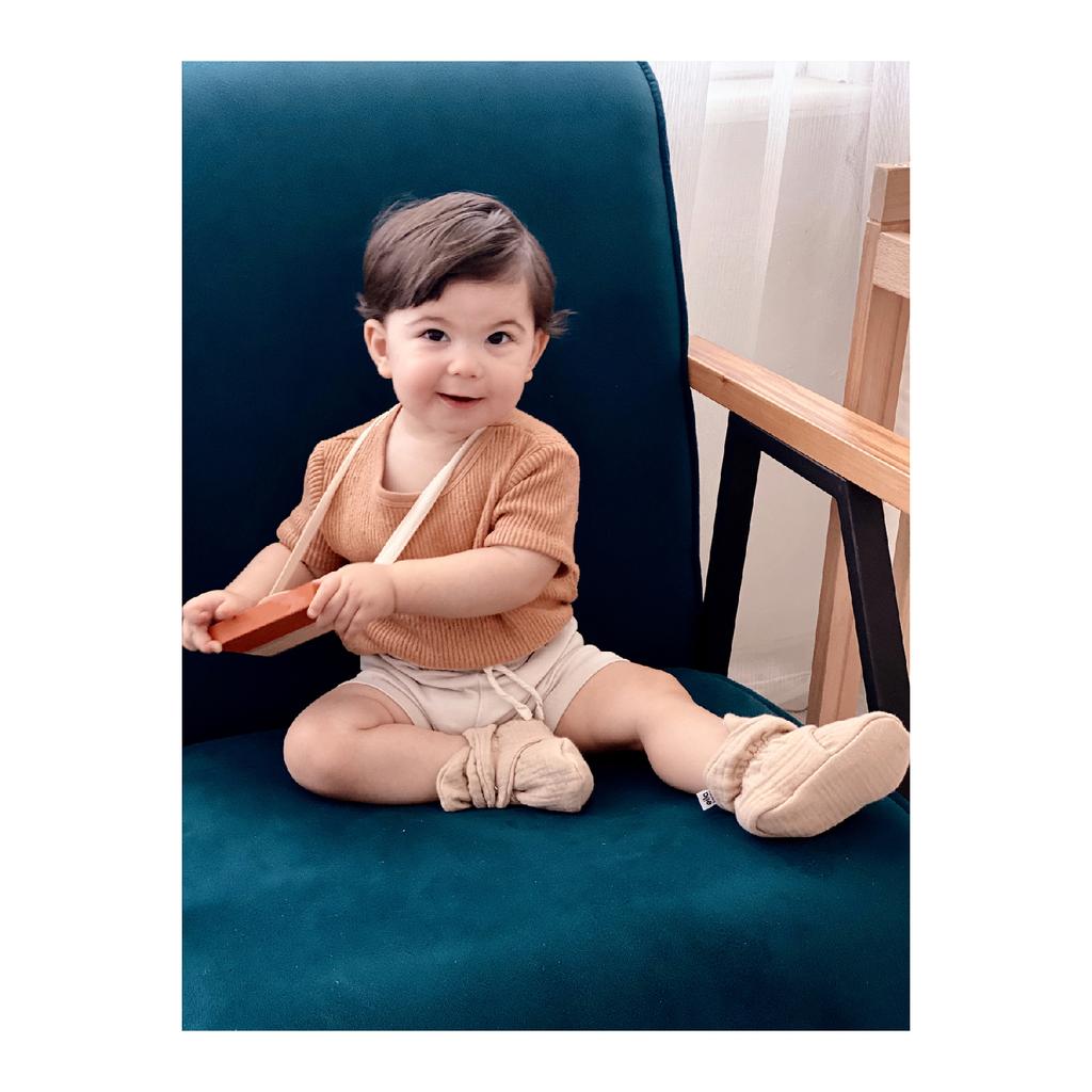 Babyschuhe aus Bio-Baumwoll-Musselin, Hausschuhe für Neugeborene, Beige