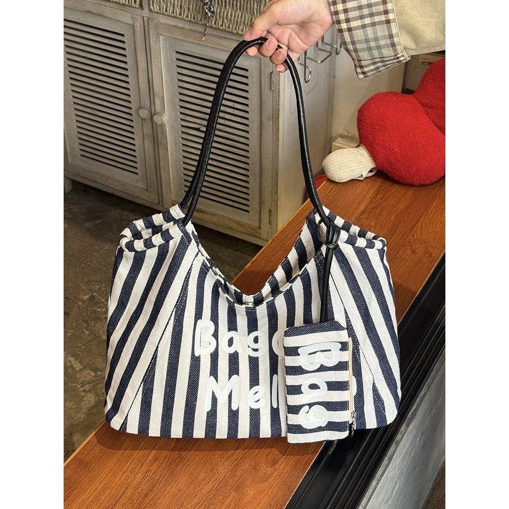 

Large-capacity Tote Bag with Letter Print, Single Shoulder Strap, Suitable for Commuting and Casual Use.