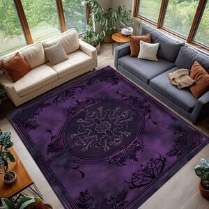 Lila Gothic Teppich, Dunkler eleganter Barock Teppich, Verschnörkeltes mittelalterliches Mandala-Muster, Vintage inspirierte Wohnzimmerdekoration
