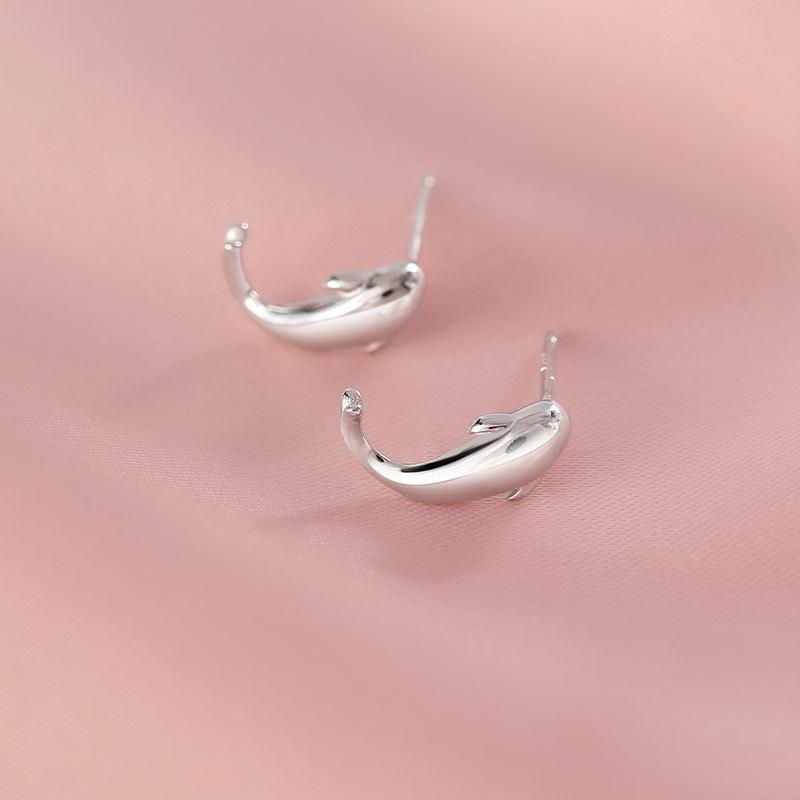 Good Luck Koi Earrings Niche Design High-end Simple Asymmetric Small Fresh Fish Earrings