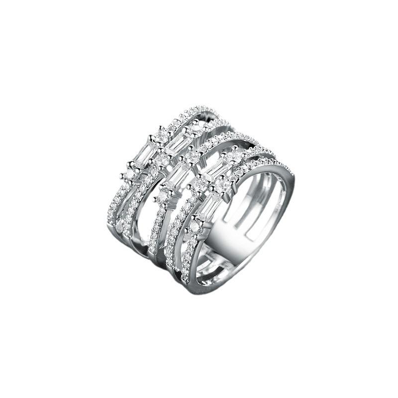 European and American Irregular Personalized Rings Do Not Fade for Men and Women, and There Are Many Hot Jewelry with Wrapped Zircon Rings.