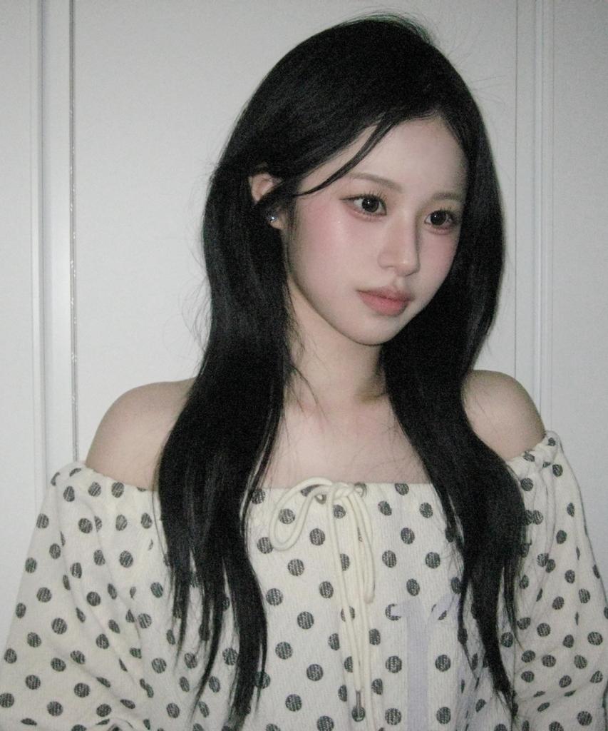 Loginaenloji Dotted Pocket String Point Long Sleeve Cream Charcoal
