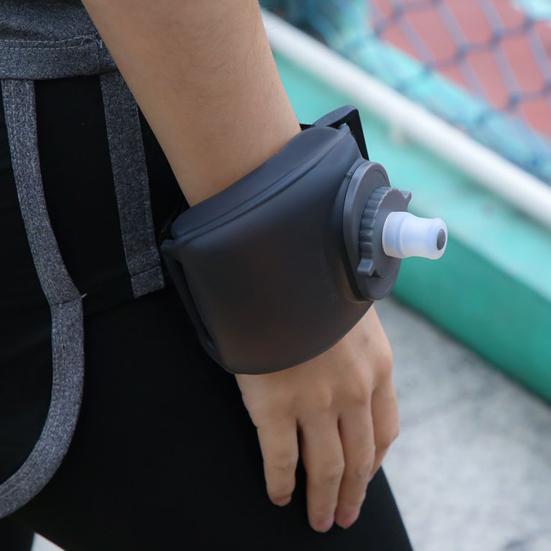 200ML Sports Wrist Water Bottle with Straw Leakproof Portable Lightweight Outdoor Cycling Fitness Travel Adjustable Wristband Squeeze Drinking Cup